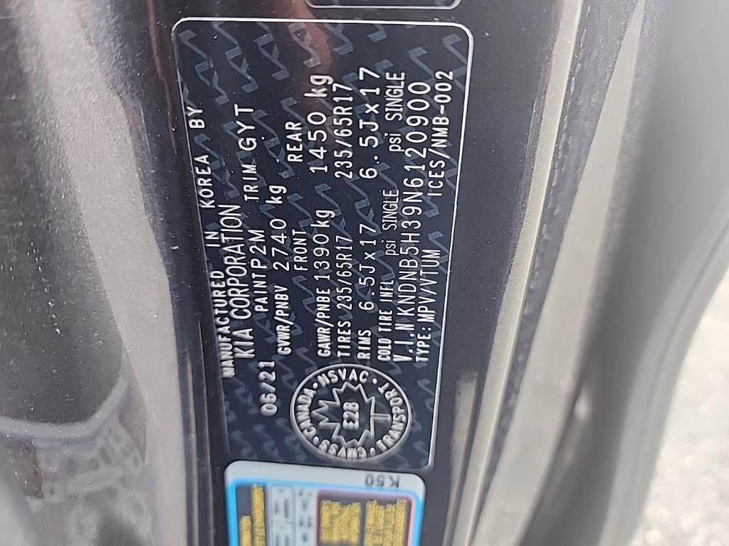2022 Black Kia Carnival LX FWD Van