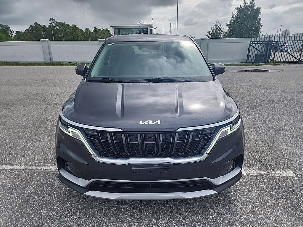 2022 Black Kia Carnival LX FWD Van