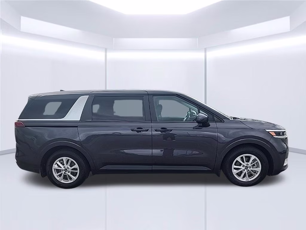 2022 Black Kia Carnival LX FWD Van