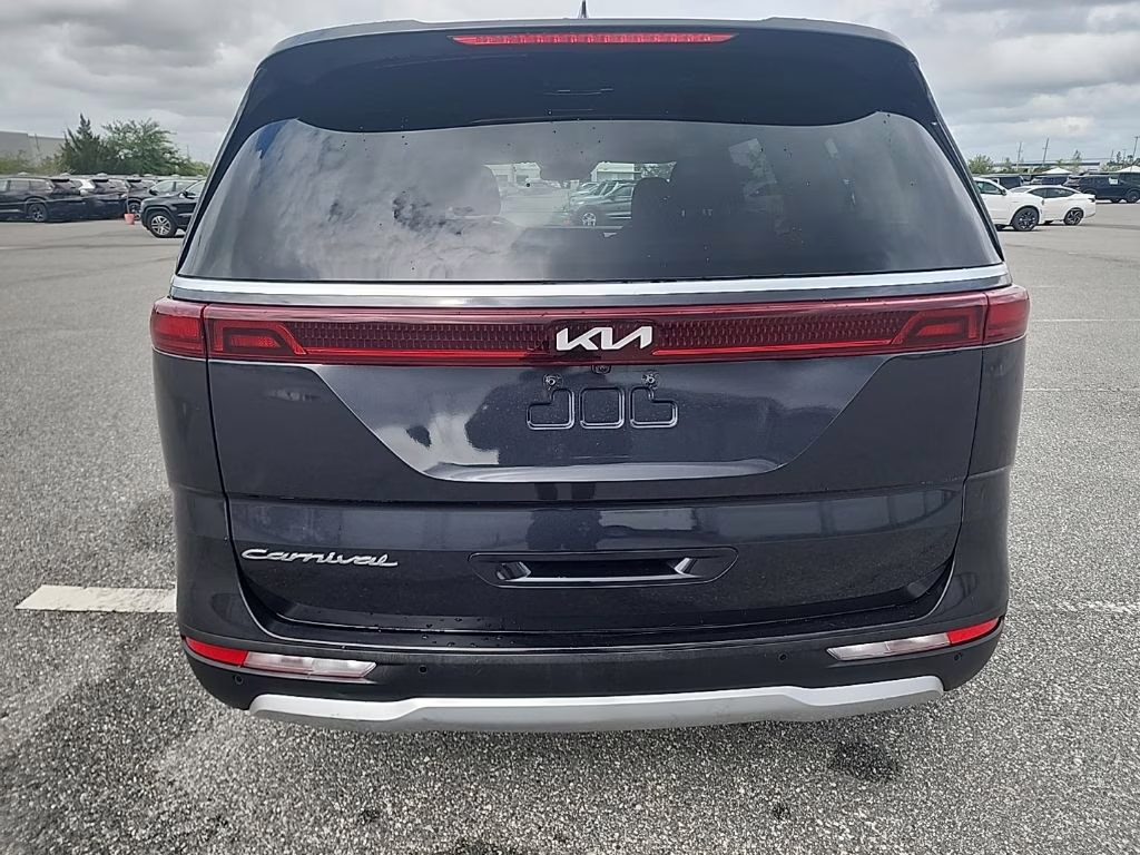2022 Black Kia Carnival LX FWD Van