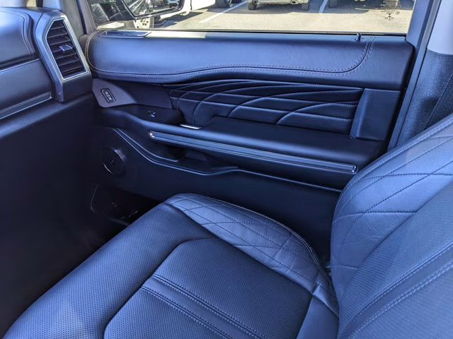 2021 Magnetic Ford Expedition Platinum RWD SUV