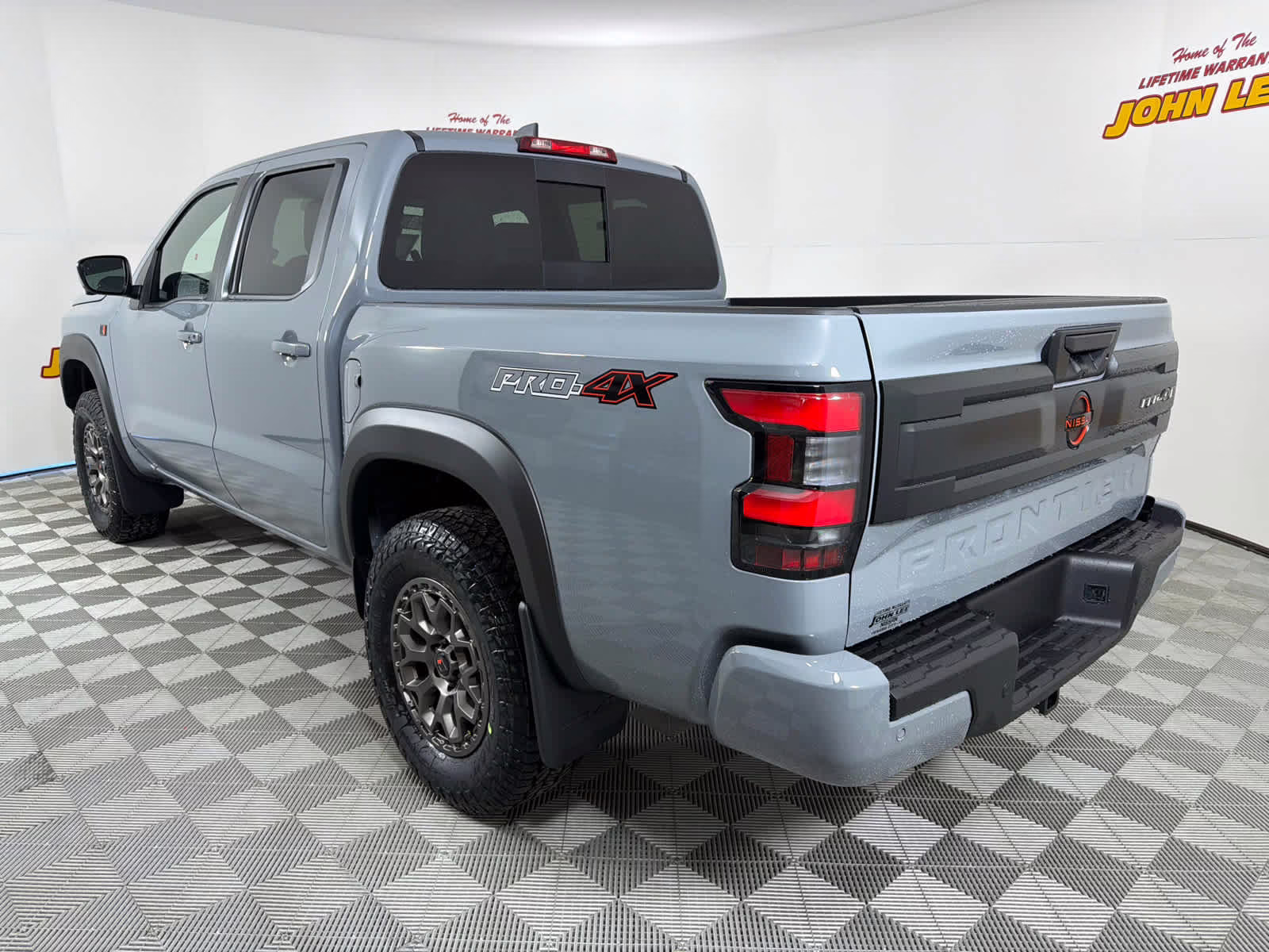 2026 Boulder Gray Pearl Nissan Frontier PRO-4X w/R Package 4X4 Truck