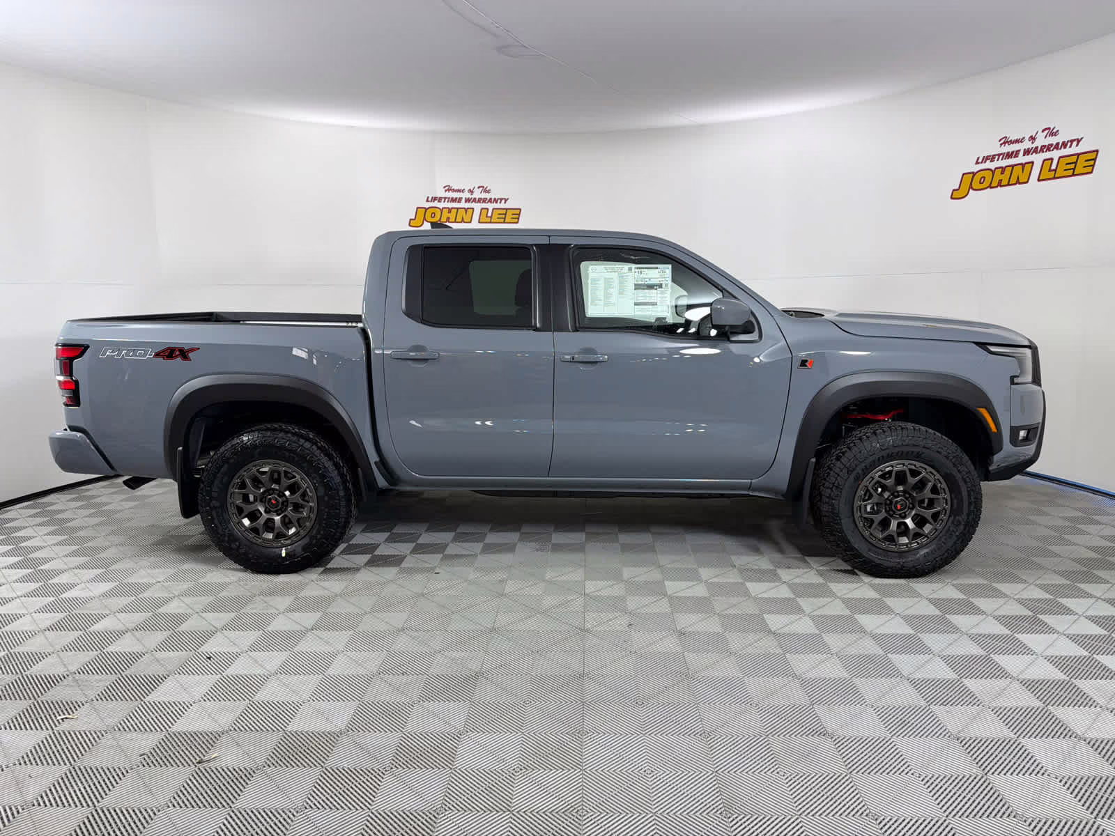 2026 Boulder Gray Pearl Nissan Frontier PRO-4X w/R Package 4X4 Truck