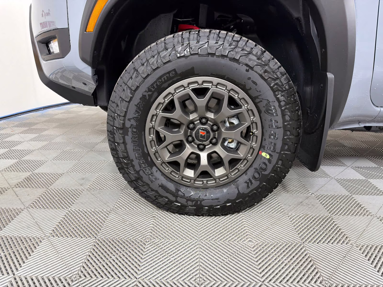 2026 Boulder Gray Pearl Nissan Frontier PRO-4X w/R Package 4X4 Truck