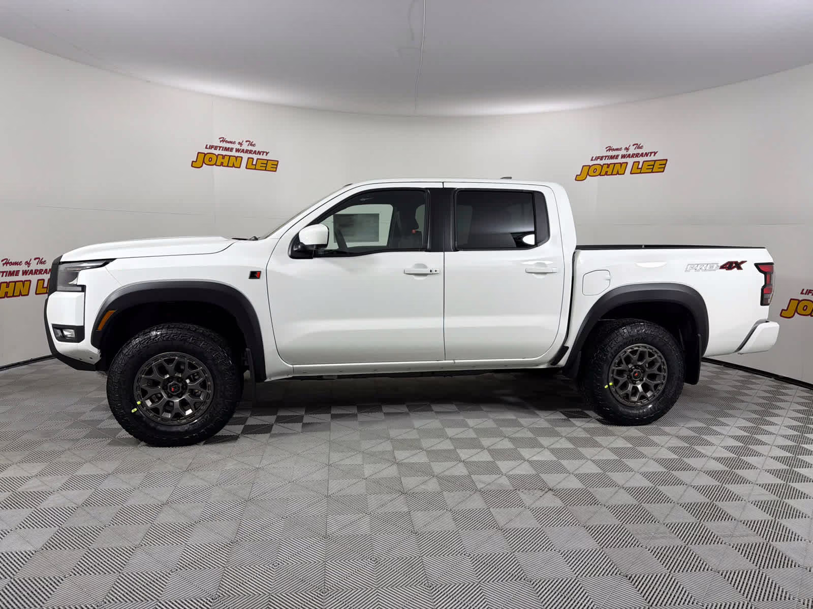 2026 Glacier White Nissan Frontier PRO-4X w/R Package 4X4 Truck