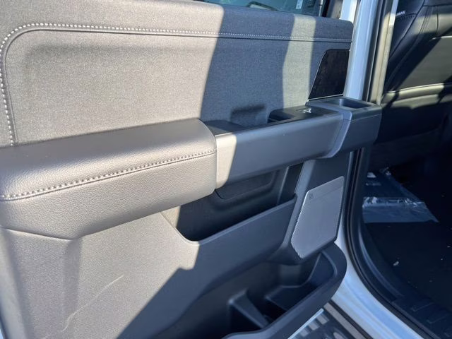 2026 Avalanche Ford Super Duty F-250 SRW Lariat 4X4 Truck