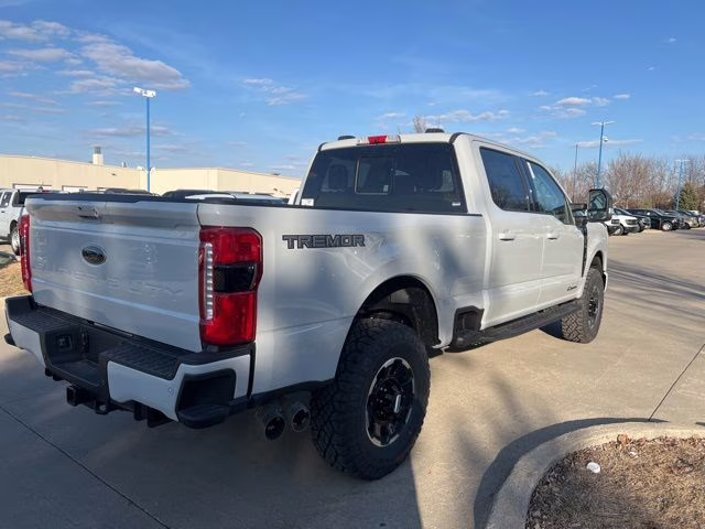 2026 Avalanche Ford Super Duty F-250 SRW Lariat 4X4 Truck