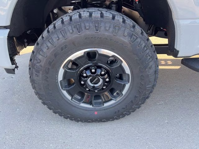 2026 Avalanche Ford Super Duty F-250 SRW Lariat 4X4 Truck
