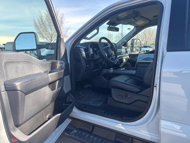 2026 Avalanche Ford Super Duty F-350 SRW Lariat 4X4 Truck