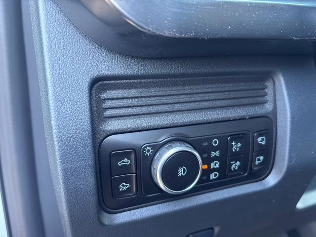 2026 Avalanche Ford Super Duty F-350 SRW Lariat 4X4 Truck