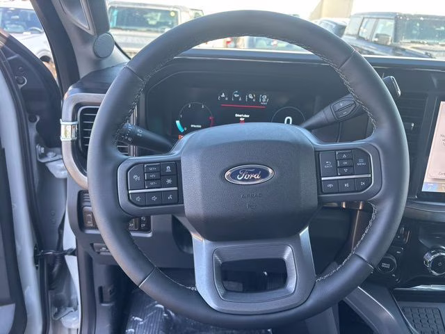 2026 Avalanche Ford Super Duty F-350 SRW Lariat 4X4 Truck