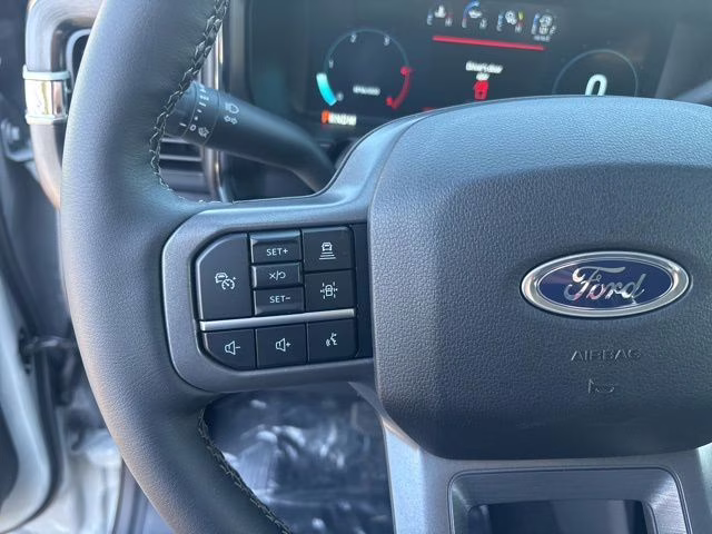 2026 Avalanche Ford Super Duty F-350 SRW Lariat 4X4 Truck