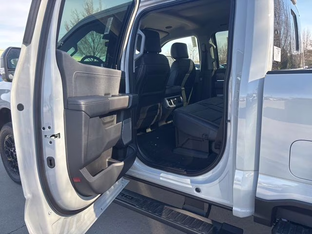 2026 Avalanche Ford Super Duty F-350 SRW Lariat 4X4 Truck