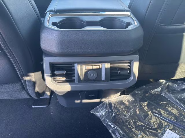 2026 Avalanche Ford Super Duty F-350 SRW Lariat 4X4 Truck