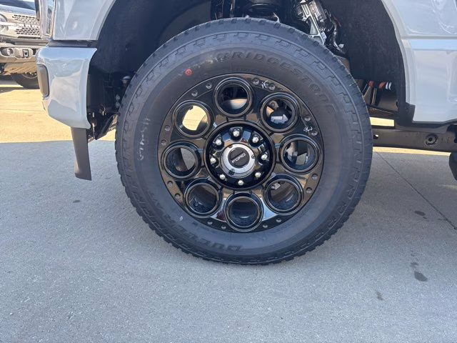 2026 Avalanche Ford Super Duty F-350 SRW Lariat 4X4 Truck