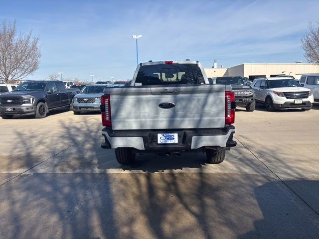 2026 Avalanche Ford Super Duty F-350 SRW Lariat 4X4 Truck