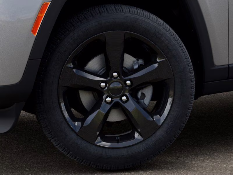 2026 Silver Zynith Jeep Grand Cherokee Limited 4X4 SUV