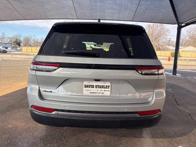 2026 Silver Jeep Grand Cherokee Altitude 4X4 SUV