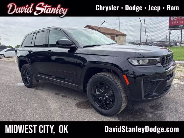2026 Diamond Black Jeep Grand Cherokee Altitude 4X4 SUV