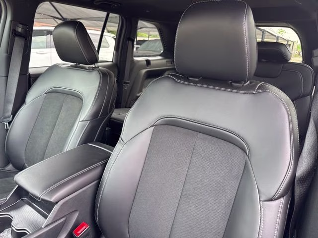 2026 Diamond Black Jeep Grand Cherokee Altitude 4X4 SUV