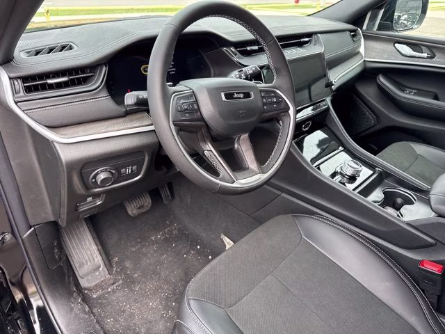 2026 Diamond Black Jeep Grand Cherokee Altitude 4X4 SUV