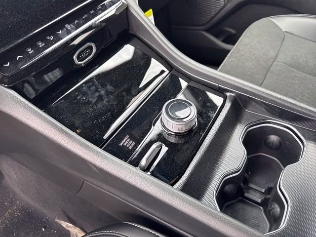 2026 Diamond Black Jeep Grand Cherokee Altitude 4X4 SUV