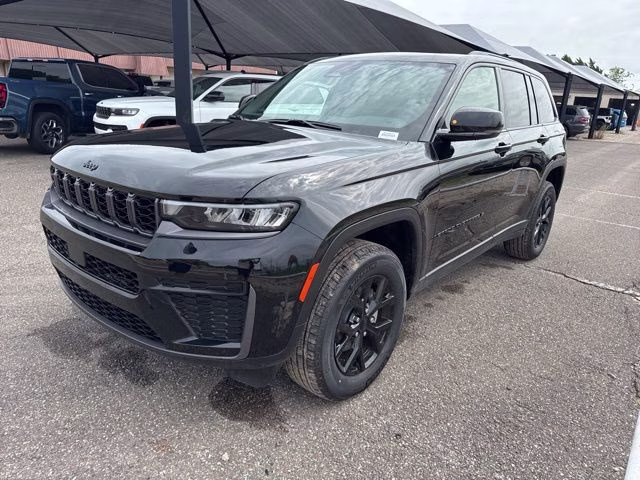 2026 Diamond Black Jeep Grand Cherokee Altitude 4X4 SUV