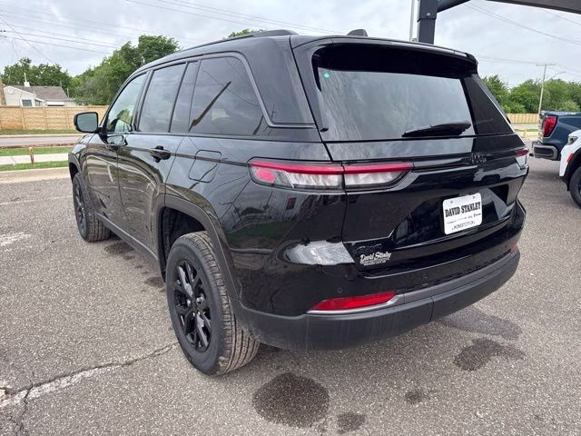 2026 Diamond Black Jeep Grand Cherokee Altitude 4X4 SUV