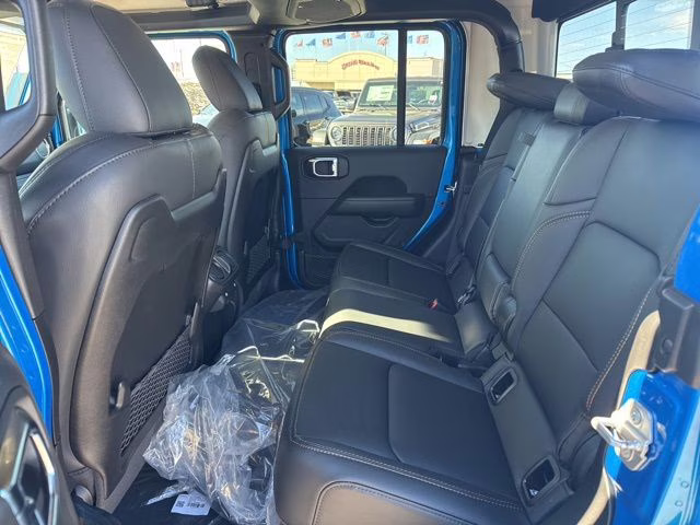 2026 Blue Pearl Jeep Gladiator Sahara 4X4 Truck