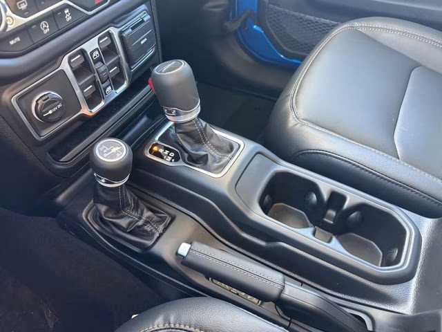 2026 Blue Pearl Jeep Gladiator Sahara 4X4 Truck
