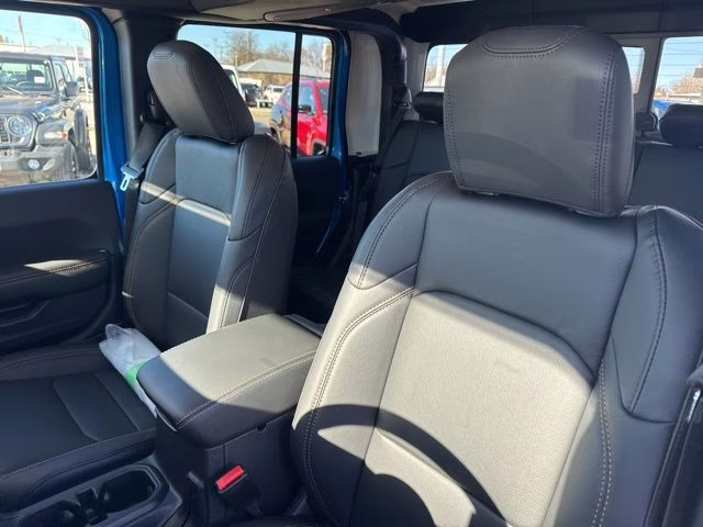 2026 Blue Pearl Jeep Gladiator Sahara 4X4 Truck