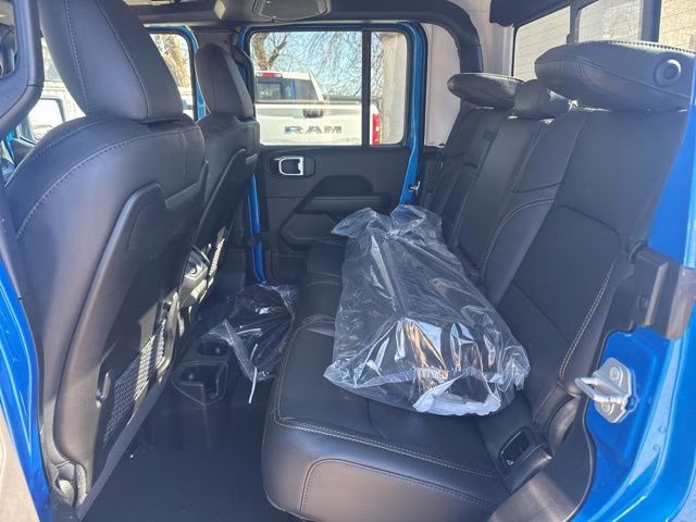 2026 Blue Pearl Jeep Gladiator Sahara 4X4 Truck