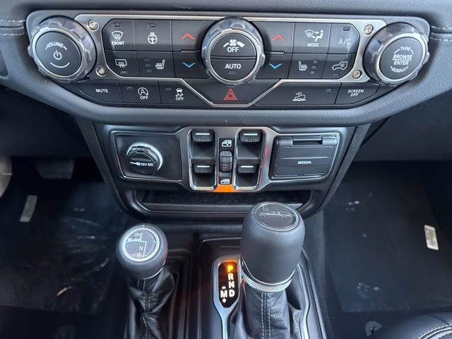 2026 Blue Pearl Jeep Gladiator Sahara 4X4 Truck