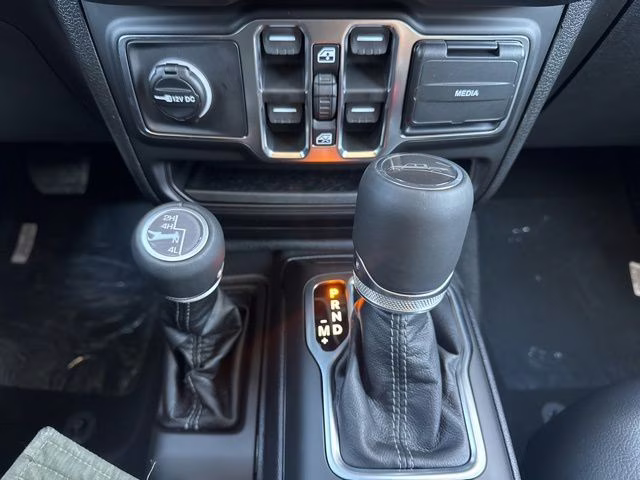 2026 Blue Pearl Jeep Gladiator Sahara 4X4 Truck
