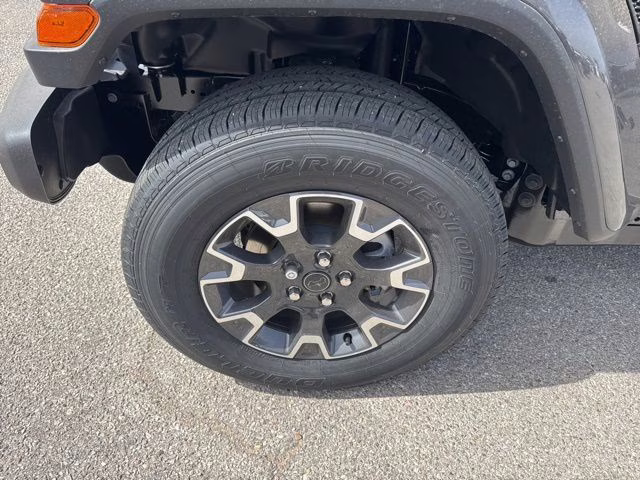 2026 Crystal Metallic Jeep Gladiator Sahara 4X4 Truck