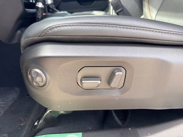 2026 Crystal Metallic Jeep Gladiator Sahara 4X4 Truck