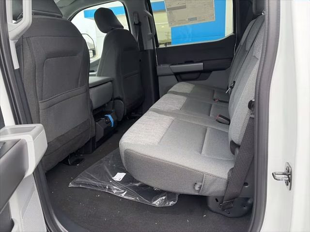 2026 Oxford White Ford Super Duty F-350 SRW XLT 4X4 Truck