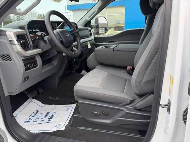 2026 Oxford White Ford Super Duty F-350 SRW XLT 4X4 Truck