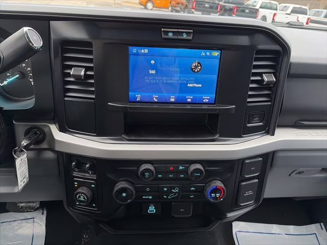 2026 Oxford White Ford Super Duty F-350 SRW XLT 4X4 Truck