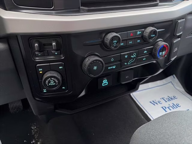 2026 Oxford White Ford Super Duty F-350 SRW XLT 4X4 Truck