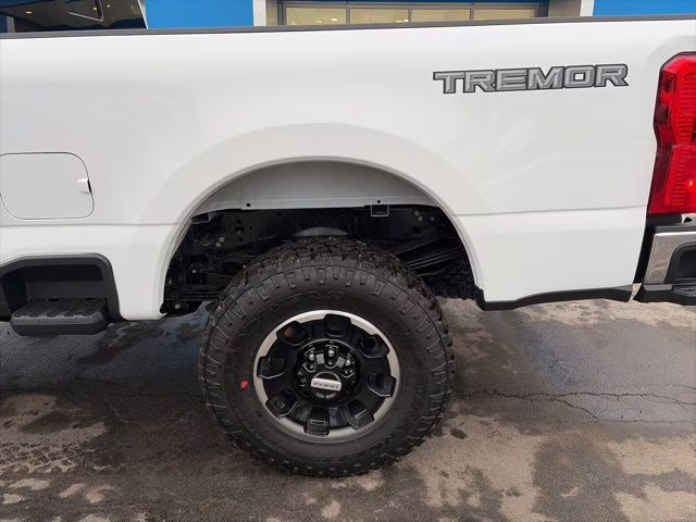 2026 Oxford White Ford Super Duty F-350 SRW XLT 4X4 Truck