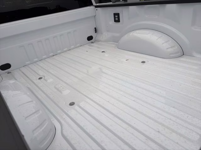 2026 Oxford White Ford Super Duty F-350 SRW XLT 4X4 Truck