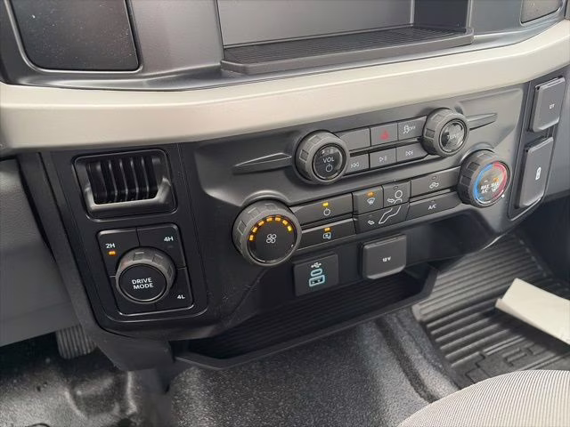 2026 Avalanche Ford Super Duty F-250 SRW XL 4X4 Truck