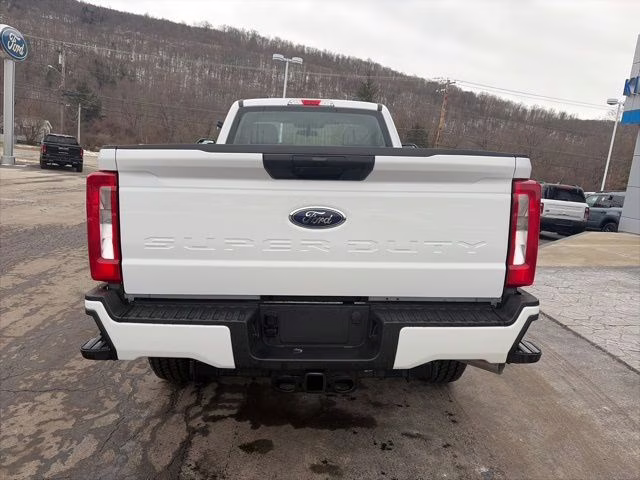 2026 Oxford White Ford Super Duty F-350 SRW XL 4X4 Truck