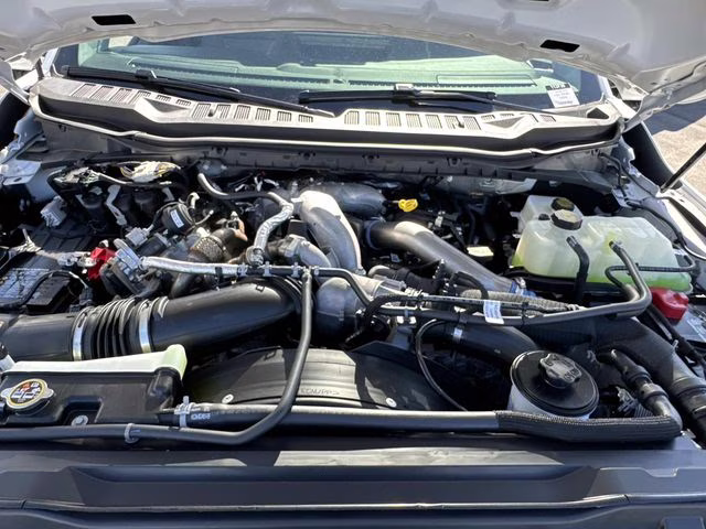 2026 Oxford White Ford Super Duty F-350 DRW XL 4X4 Chassis