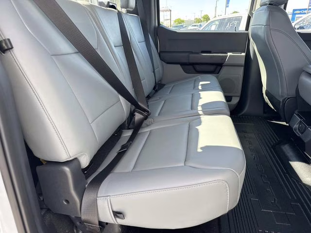 2026 Oxford White Ford Super Duty F-350 DRW XL 4X4 Chassis