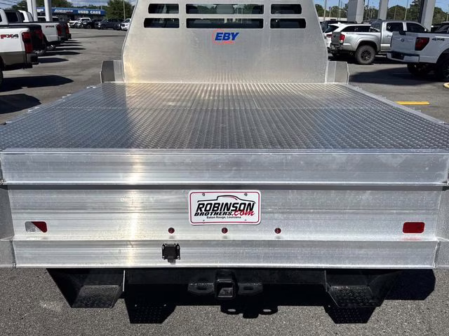 2026 Oxford White Ford Super Duty F-350 DRW XL 4X4 Chassis