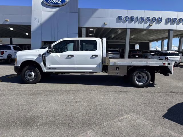 2026 Oxford White Ford Super Duty F-350 DRW XL 4X4 Chassis