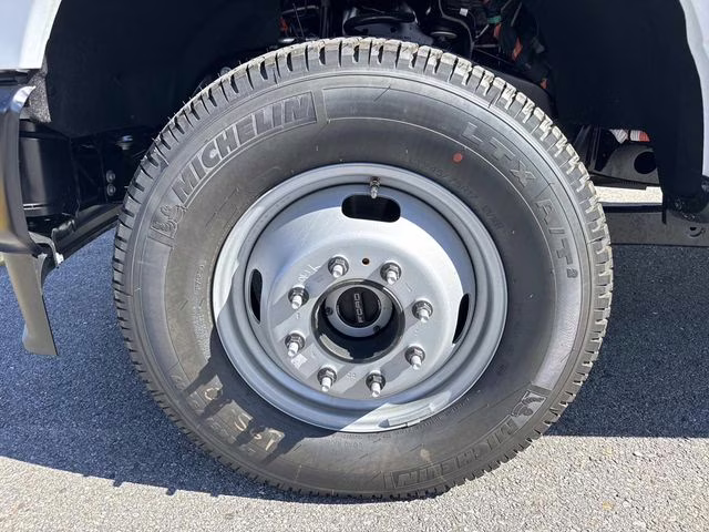 2026 Oxford White Ford Super Duty F-350 DRW XL 4X4 Chassis