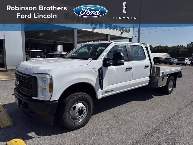 2026 Oxford White Ford Super Duty F-350 DRW XL 4X4 Chassis